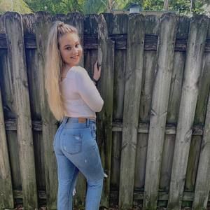 Meet your Posher, Alexah